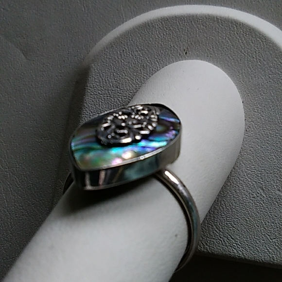 3/$50💎 Abalone Ring - Picture 5 of 7